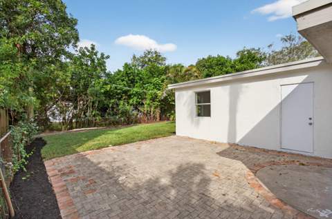 5183 NE 15th Avenue, Pompano Beach FL - photo 9 of 34