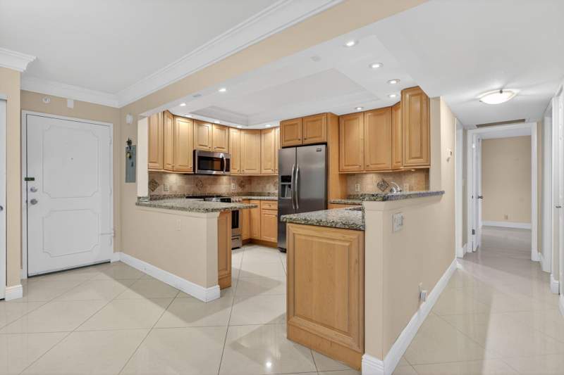 2 bedroom Condominium at 405 N Ocean Boulevard #208, Parliament House, Pompano Beach — photo 2