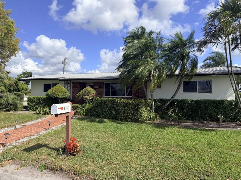 4 bedroom Single Family Residence at 955 NW 4th St Street, Northmoor Gardens Add B G In, Belle Glade — photo 2