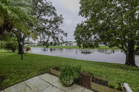 8203 Cinnamon Lane, Port St. Lucie FL - photo 14 of 46