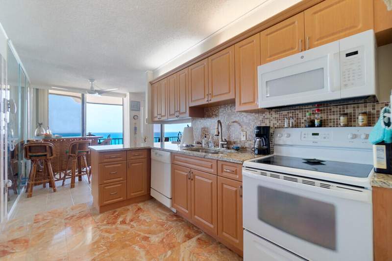 2 bedroom Condominium at 4200 N Ocean Drive #1-1806, Cote D Azur Condo, Singer Island — photo 4