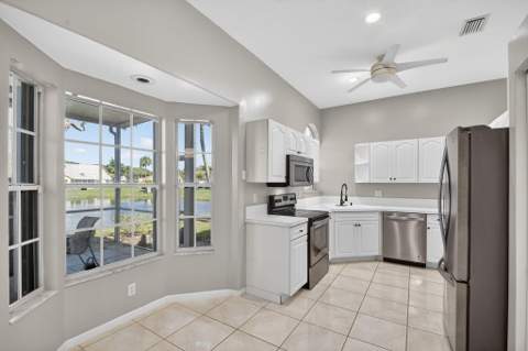 6179 Bear Creek Court, Lake Worth FL - photo 10 of 57