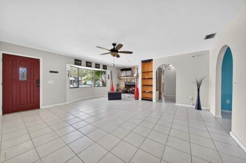 2097 SE Mantua Street, Port St. Lucie FL - photo 9 of 29