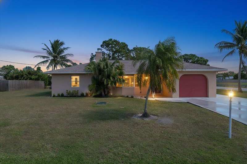 2 bedroom Single Family Residence at 2097 SE Mantua Street, Port St Lucie Section 30, Port St. Lucie — photo 1