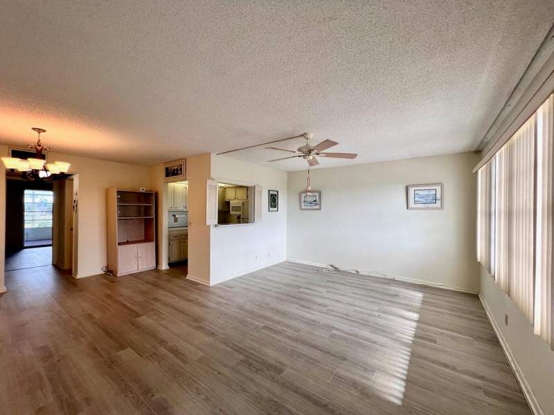 1 bedroom Condominium at 434 Southampton B, Southampton Condo, West Palm Beach — photo 4