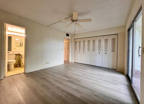434 Southampton B, West Palm Beach FL - photo 6 of 7