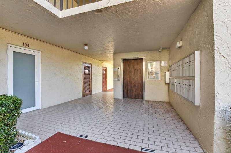 2 bedroom Condominium at 27 Abbey Lane #207, Abbey Village, Delray Beach — photo 3
