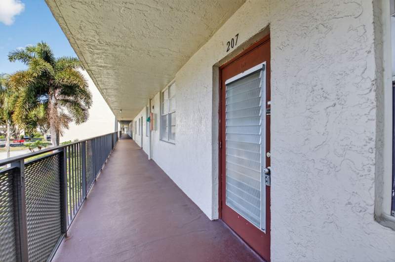 2 bedroom Condominium at 27 Abbey Lane #207, Abbey Village, Delray Beach — photo 5