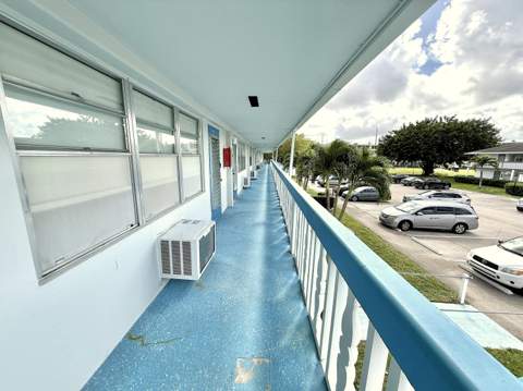 122 Oakridge I, Deerfield Beach FL - photo 21 of 48