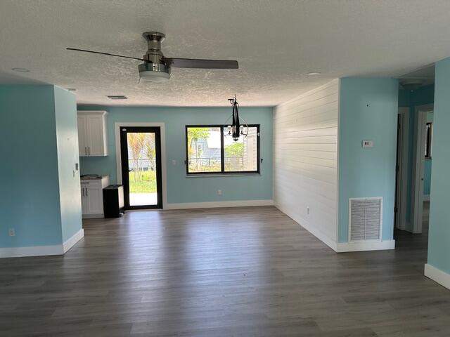4 bedroom Single Family Residence at 907 SE Lake Street, Sherwood Forrest, Stuart — photo 2