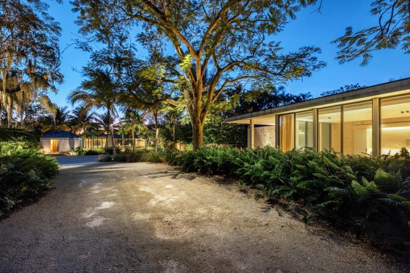 4 bedroom Single Family Residence at 109 S River Road, Arbela, Sewalls Point — photo 3
