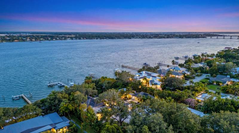 4 bedroom Single Family Residence at 109 S River Road, Arbela, Sewalls Point — photo 2