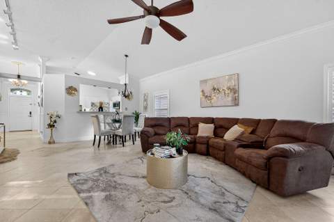 8063 Via Hacienda, Riviera Beach FL - photo 21 of 42