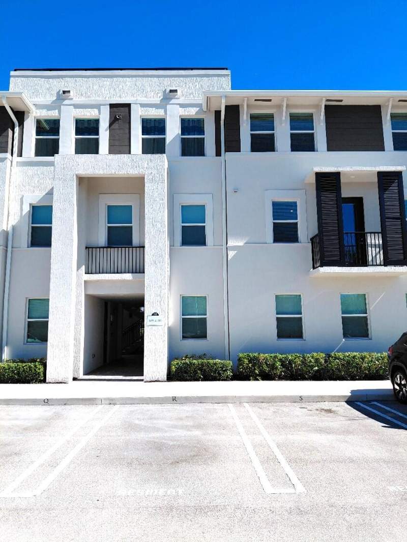 2 bedroom Condominium at 8878 Lake Worth Road #209, Polo Legacy Condo, Lake Worth — photo 2