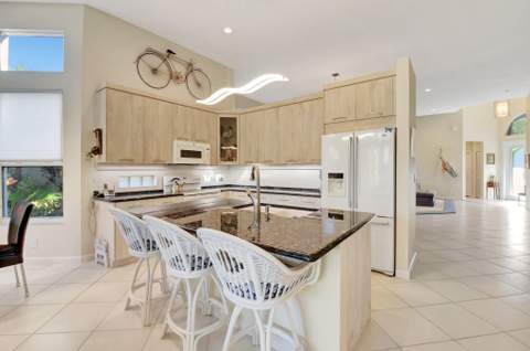 4022 Manchester Lake Drive, Lake Worth FL - photo 11 of 67