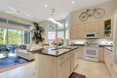 4022 Manchester Lake Drive, Lake Worth FL - photo 15 of 67
