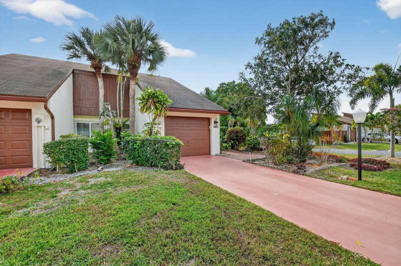 3 bedroom Villa at 6730 Starkeys Place, Poinciana Place Ph Ii-A, Lake Worth — photo 1