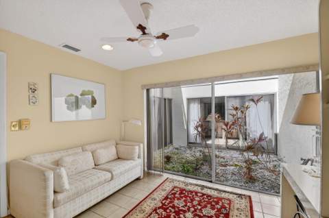 6730 Starkeys Place, Lake Worth FL - photo 18 of 43