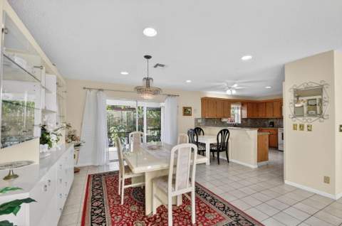 6730 Starkeys Place, Lake Worth FL - photo 11 of 43