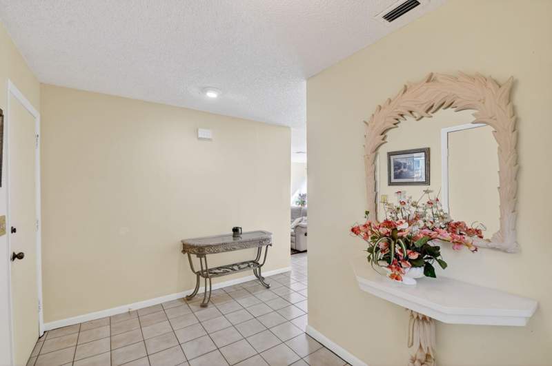 3 bedroom Villa at 6730 Starkeys Place, Poinciana Place Ph Ii-A, Lake Worth — photo 5