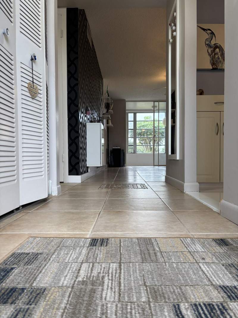 1 bedroom Condominium at 2731 N Pine Island Road #105, Sunrise Lakes 77 Condo, Sunrise — photo 2
