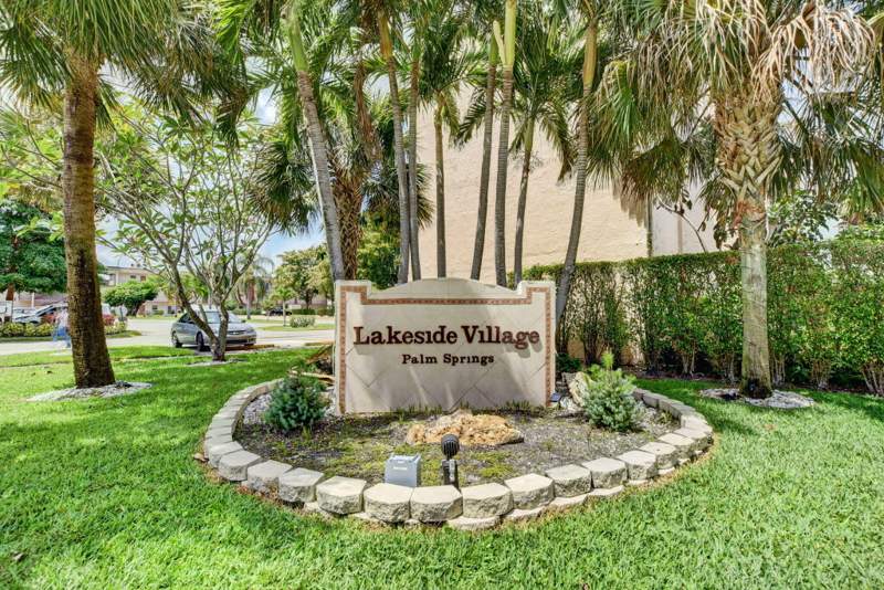 1 bedroom Condominium at 725 Lori Drive #106, Lakeside Village, Palm Springs — photo 2