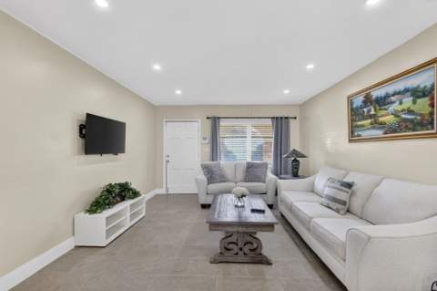 4361 NW 12th Drive, Deerfield Beach FL - photo 8 of 41