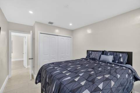 4361 NW 12th Drive, Deerfield Beach FL - photo 21 of 41