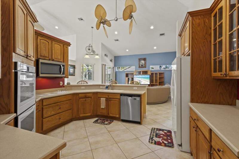 4 bedroom Single Family Residence at 2161 SW Hyacinth Street, Port St Lucie Section 31, Port St. Lucie — photo 4