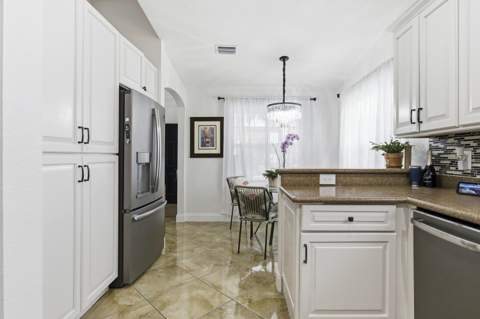 340 Hammocks Trail, Greenacres FL - photo 12 of 36