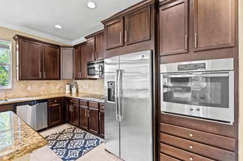 2879 Bellarosa Circle, Royal Palm Beach FL - photo 18 of 48