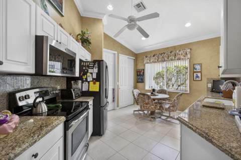 9146 Bay Point Circle, West Palm Beach FL - photo 10 of 53
