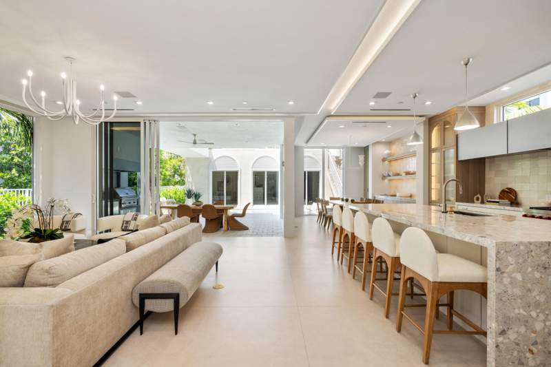 5 bedroom Single Family Residence at 816 Palm Trail, Sophia Frey, Delray Beach — photo 4