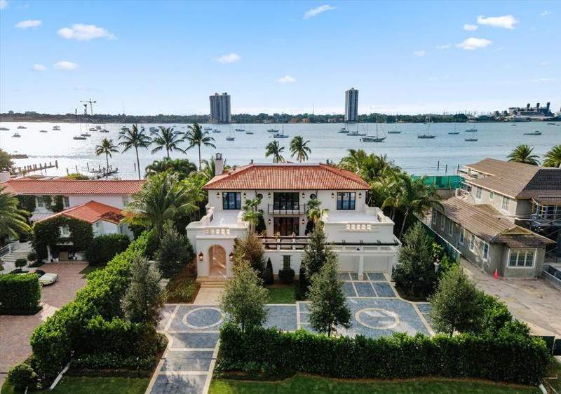6 bedroom Single Family Residence at 1260 N Lake Way, Bello Lido, Palm Beach — photo 1
