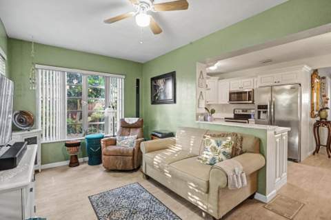 2400 Desoto Drive, Miramar FL - photo 10 of 42