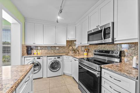 800 E Camino Real #409, Boca Raton FL - photo 16 of 37