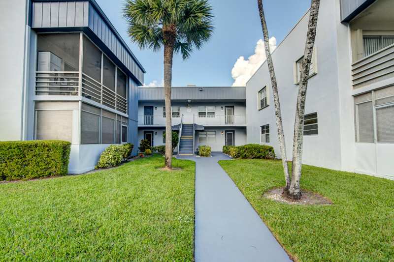 1 bedroom Condominium at 42 Burgundy A, Kings Point Burgundy Condos, Delray Beach — photo 1