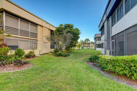 42 Burgundy A, Delray Beach FL - photo 15 of 16