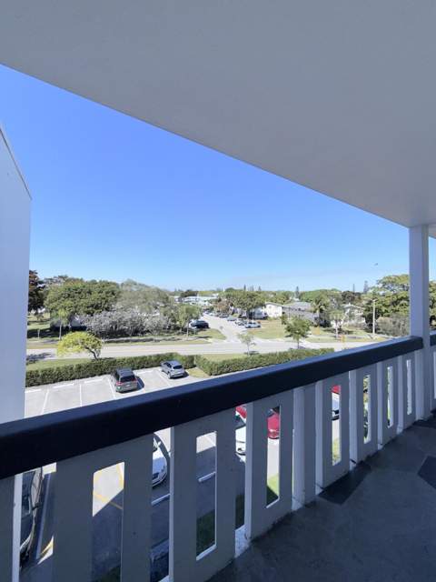 4108 Oakridge V #4108, Deerfield Beach FL - photo 16 of 65