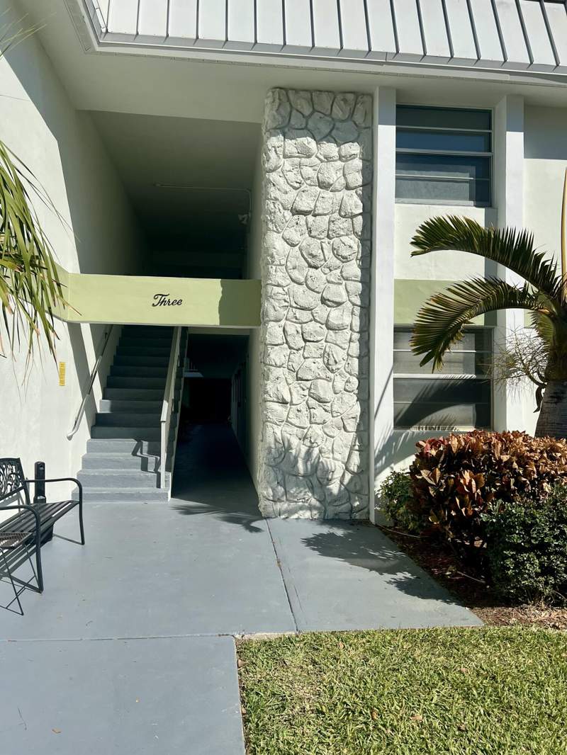 2 bedroom Condominium at 2302 Sunrise Boulevard #3-201, Inlet House Condominium, Fort Pierce — photo 4