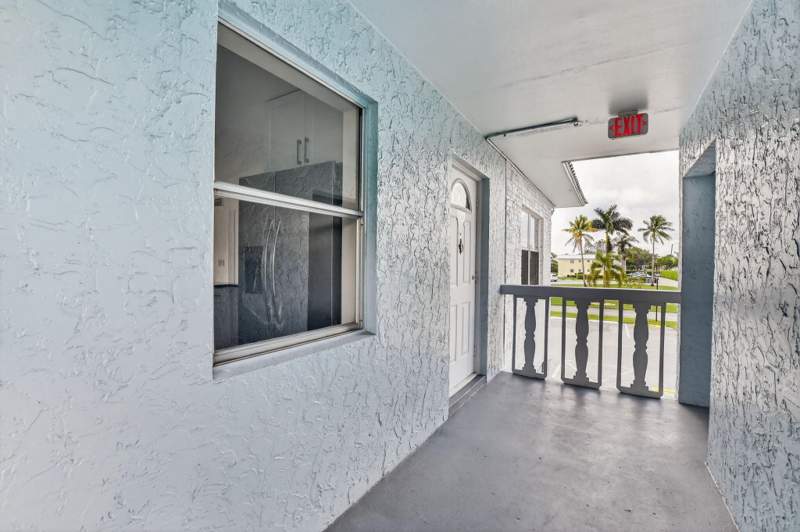 2 bedroom Condominium at 9780 Marina Boulevard #425, Sandalfoot South One Condo Pt Of Lts 12, 33 And 34, Boca Raton — photo 3