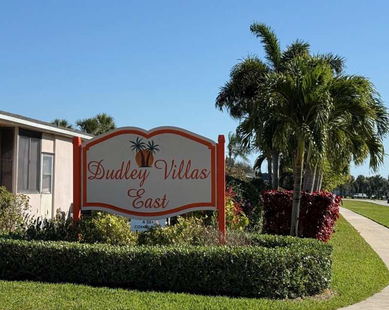 2 bedroom Villa at 2688 Dudley Drive #B, Cresthaven Villas Cond 23 Villas No 23 Of Pl 6 Of Cresthaven Of Pb, West Palm Beach — photo 1