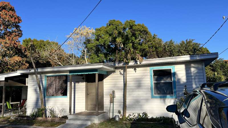 3 bedroom Single Family Residence at 704 S 17th Street, Chase'S Subdivision, Fort Pierce — photo 1
