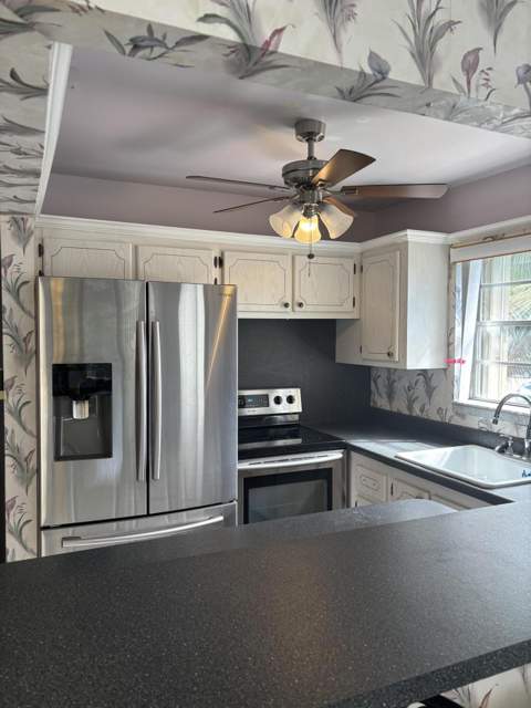 81 Windsor D, West Palm Beach FL - photo 11 of 18