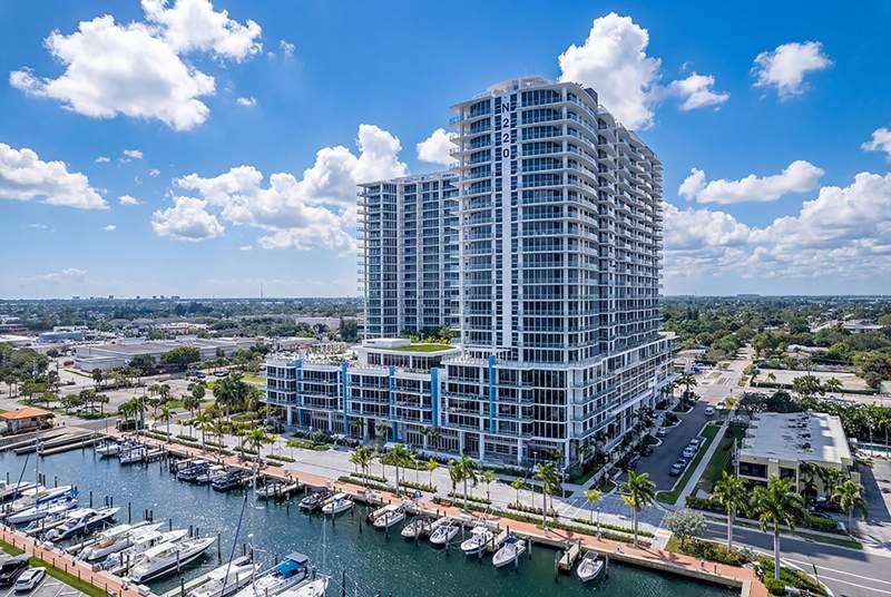 2 bedroom Condominium at 220 Lake Shore Drive #1011, Nautilus 220 Condominium, Lake Park — photo 2
