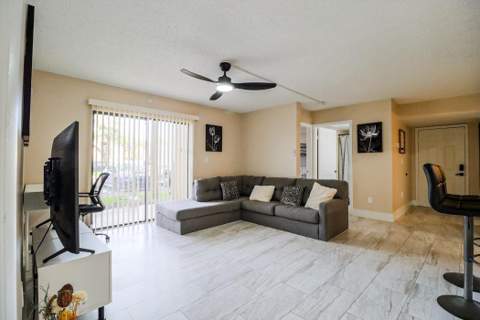 450 Palm Circle #106, Pembroke Pines FL - photo 16 of 87