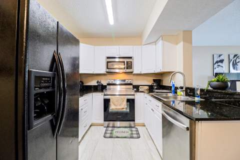450 Palm Circle #106, Pembroke Pines FL - photo 21 of 87