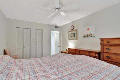 4076 Newport Q #4076, Deerfield Beach FL - photo 14 of 23