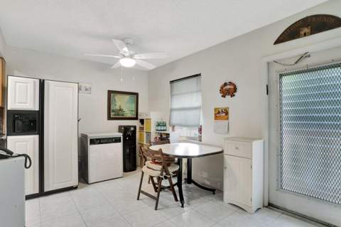 4076 Newport Q #4076, Deerfield Beach FL - photo 9 of 23