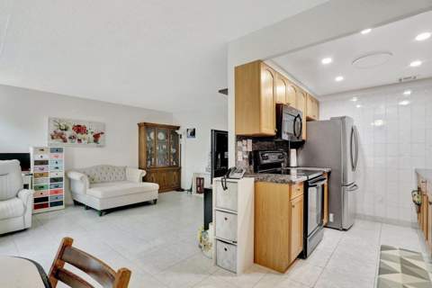4076 Newport Q #4076, Deerfield Beach FL - photo 8 of 23